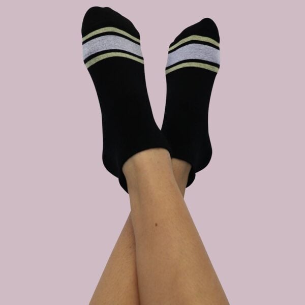 RESISTA Pilates Grip Socks – Black’n’Gold Hoops