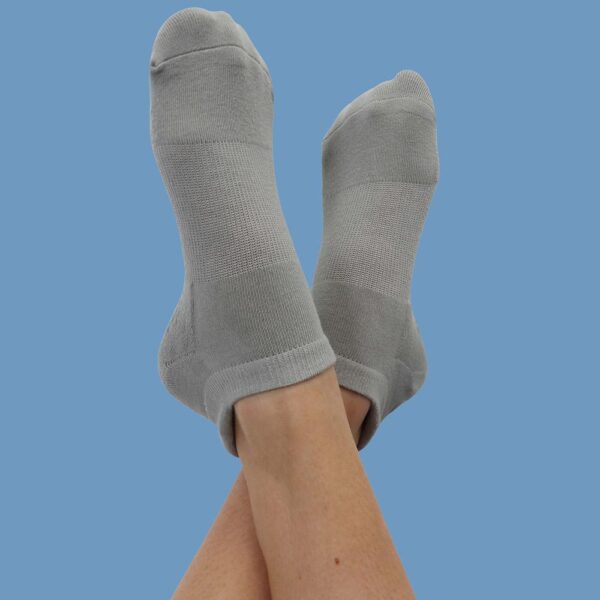 RESISTA Pilates Grip Socks – Light Grey