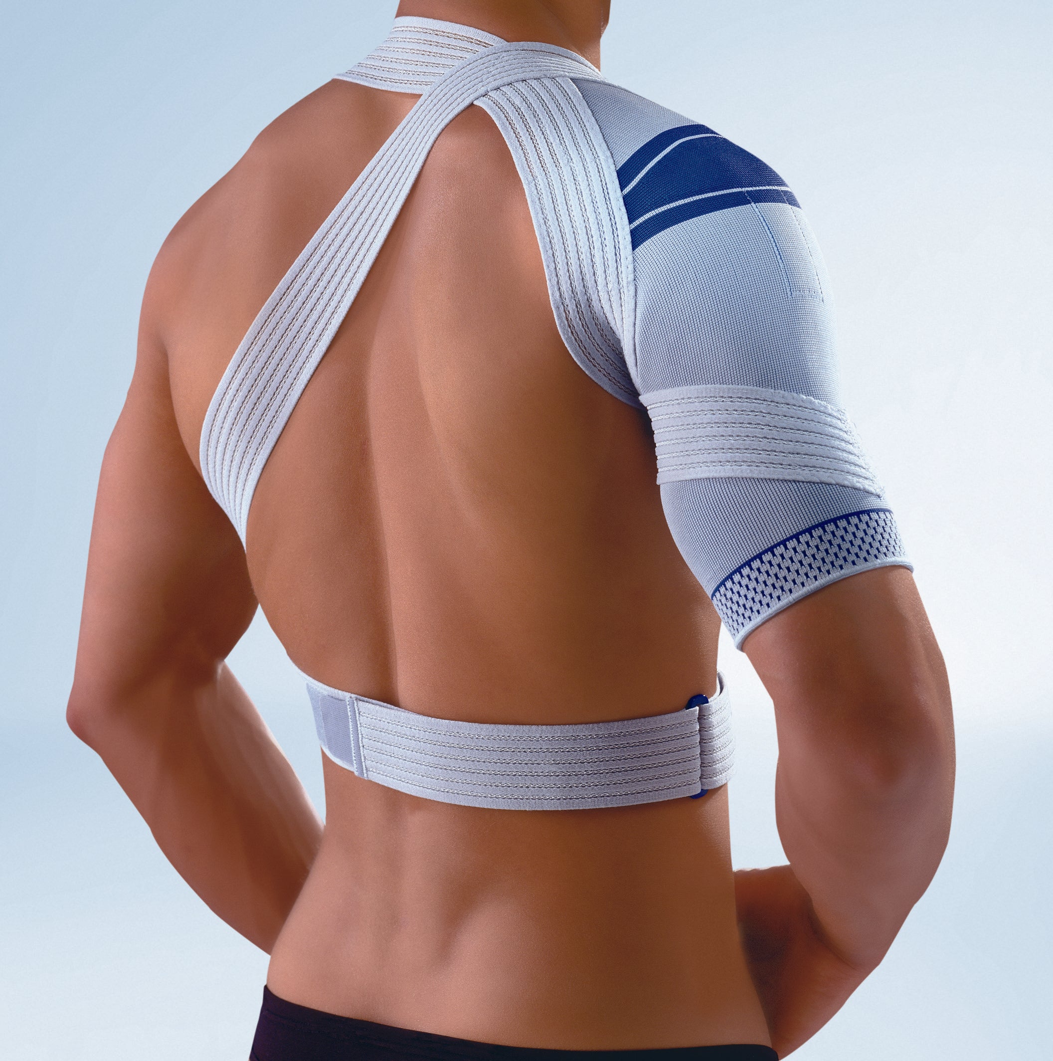 Bauerfeind OmoTrain shoulder support front view