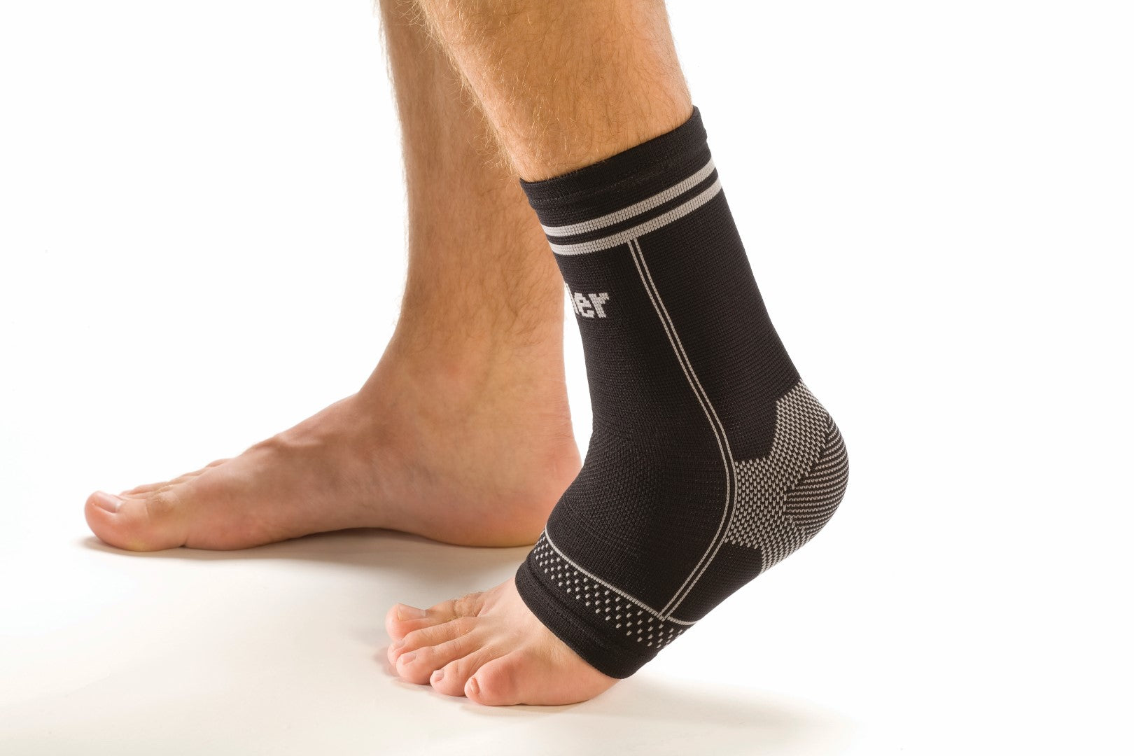 Mueller 4 Way Stretch Ankle